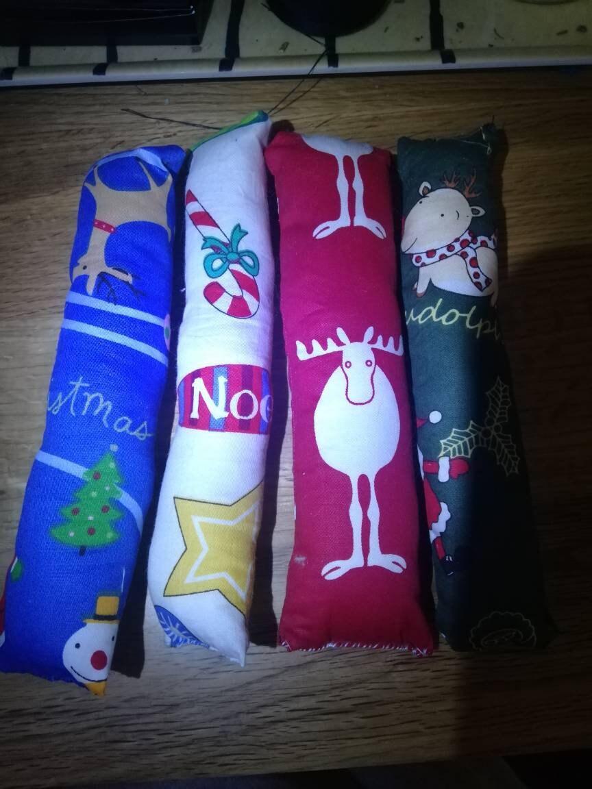 Christmas Valerian Cat/Kitten Kickers. Pack 4